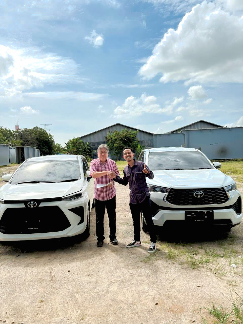 Serah Terima Toyota INNOVA ZENNIX G CVT HV DAN AVANZA 1.3 E CVT
